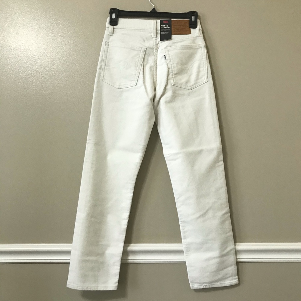 HP🌟Levi’s Wedgie High Waisted Straight Jeans - Picture 9 of 9
